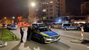 In der Nacht zum Sonntag startet die Polizei eine Razzia in Stuttgart-Rot. Foto: 7aktuell.de//Hald