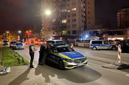 In der Nacht zum Sonntag startet die Polizei eine Razzia in Stuttgart-Rot. Foto: 7aktuell.de//Hald