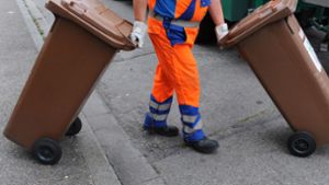 Durch Falschparker werden Müllmänner in ihrem Arbeitsrhythmus gestört. Foto: dpa