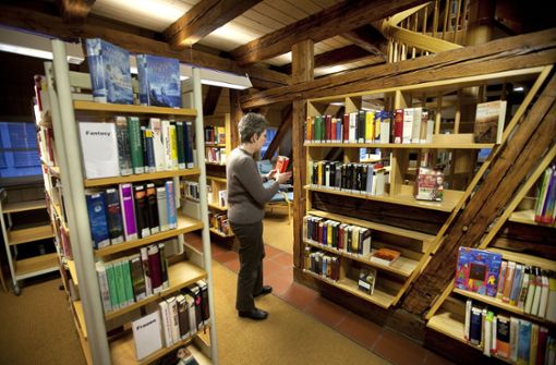Die Stadtbücherei soll im Bebenhäuser Pfleghof bleiben. Foto: Horst Rudel/Archiv