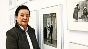Gundel Kilian 2012 in einer Ausstellung mit Fotografien ihres Mannes. Foto: dpa