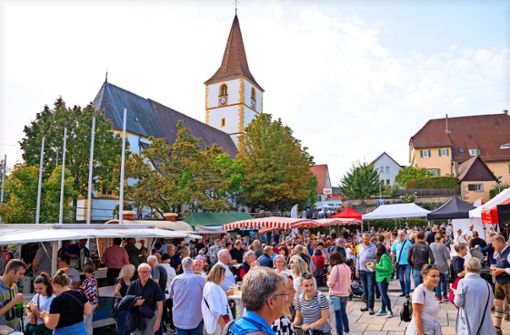 Der Marktplatz als Mittelpunkt:  Zum verkaufsoffenen Sonntag mit Fest kamen auch Menschen von weiter weg. Foto: Eibner-Pressefoto/Sandy Dinkelacker