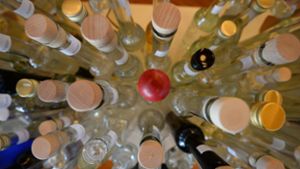 Im Kreis Göppingen hat der Zoll etliche Schnapsflaschen ausfindig gemacht (Symbolbild). Foto: dpa