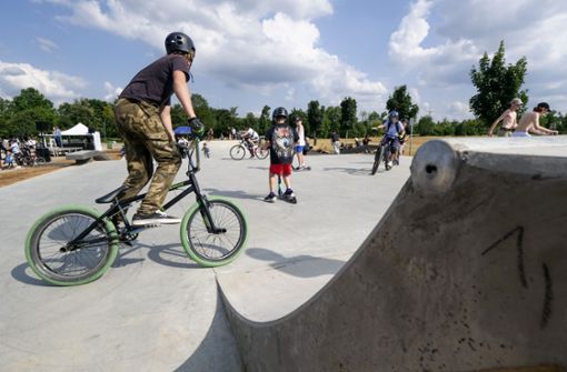 Zur Eröffnung des neuen BMX- und Skateparks  war einiges los. Foto: Simon Granville