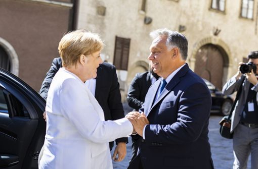 Bundeskanzlerin Angela Merkel und der ungarische Ministerpräsident Viktor Orbán gehen wieder aufeinander zu Foto: dpa