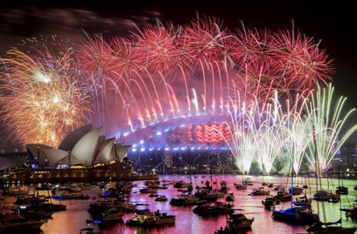 Mit einem riesigen Feuerwerk hat Sydney ins Neue Jahr gefeiert. Foto: AP