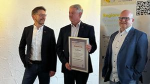 Hartmut Nitsch (links), Wolfgang Gastel und Thomas Wagner (rechts) Foto: Kreishandwerkerschaft