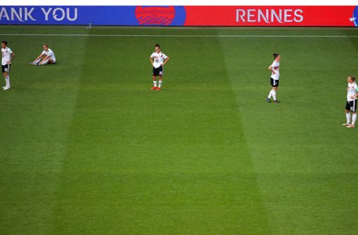 WM-Aus in Frankreich: Ratlosigkeit bei den deutschen Fußballfrauen. Foto: Getty