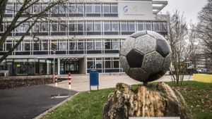 Im Daimler-Gymnasium ruht der Ball meistens – mangels Platz. Foto: Achim Zweygarth
