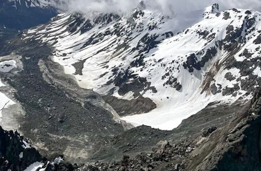 Auf dem Fluchthorn-Massiv in Tirol haben sich riesige Gesteinsmassen gelöst. Foto: dpa/Zeitungsfoto.At