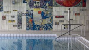 Das Asperger Lehrschwimmbecken soll abgerissen werden. Foto: factum/Archiv