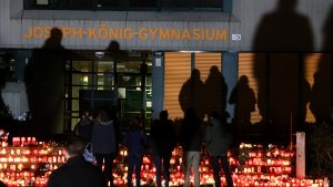 Ein für Karsamstag in Haltern angekündigter Trauermarsch für die Germanwings-Opfer findet nicht statt. Foto: dpa