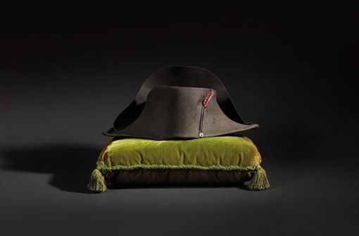 Bereits 2014 hat ein Bierter für diesen Hut des französischen Feldherren Napoleon Bonaparte fast zwei Millionen Euro ausgegeben. Foto: dpa