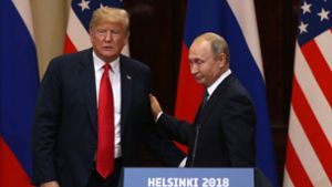 Donald Trump (links) hatte sich bei der Pressekonferenz nach dem Gipfel in Helsinki nicht eindeutig auf die Seite der US-Geheimdienste gestellt. Foto: Getty