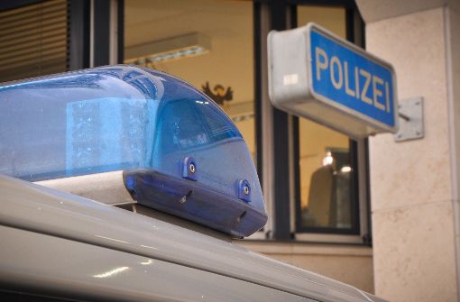 Die Polizei sucht nach einem nackten Autofahrer, der sich in Schorndorf gezeigt hat. Foto: geschichtenfotograf.de