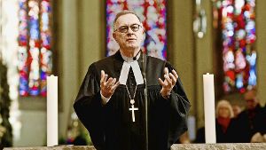 Landesbischof Frank Otfried July will die Einheit der Kirche wahren. Foto: Lichtgut/Volker Hoschek