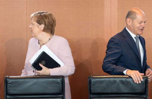 Noch gehen Kanzlerin Angela Merkel und Vizekanzler Olaf Scholz nicht getrennte Wege – aber was zum Jahresende hin mit dem Bündnis von Union und SPD passiert, ist ungewiss. Foto: dpa