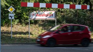 Kurioser Schilder-Fall in Mühlhausen: Rechts hat hier nicht Vorfahrt – oder vielleicht doch? Foto: Lichtgut/Max Kovalenko
