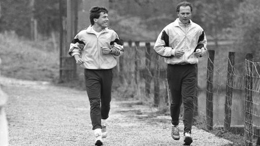 1987 war Lothar Matthäus in Murr und 1990 zusammen mit der Nationalelf im Schlosshotel Monrepos. Dort wurde er beim Joggen  mit dem damaligen Teamchef Franz Beckenbauer fotografiert. Foto: Pressefoto Baumann