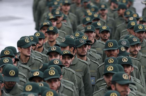 Die Revolutionsgarden sind im Iran laut Verfassung die Eliteeinheit der iranischen Streitkräfte und seit mehr als drei Jahrzehnten weitaus wichtiger als die klassische Armee. Foto: AP