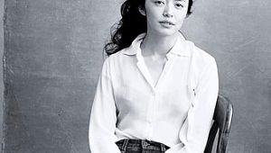 Die chinesische Schauspielerin Yao Chen posiert für den Kalender. Foto: Annie Leibovitz/Pirelli Kalender/dpa