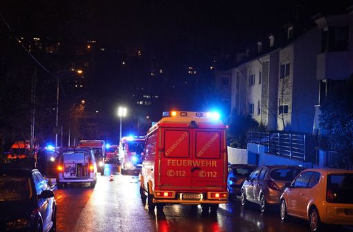 Die Feuerwehr fand eine Tote in der Wohnung. Foto: Andreas Rosar/ Fotoagentur Stuttgart