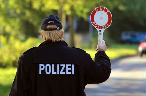 Wenn die Polizei kontrolliert, kommt es immer wieder z u Beleidigungen. Foto: dpa/Jens Wolf