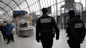 Der Bahnhof in Straßburg wird nach einem Fehlalarm evakuiert. Foto: AP