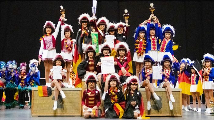 DM im Karnevalistischen Tanzsport: Filderer-Gardetänzer holen  vor 15 000 Zuschauern viermal Gold