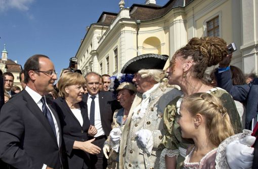 Beim 50-Jahr-Jubiläum der Rede besuchten  Bundeskanzlerin Angela Merkel und der französische Staatspräsident  François Hollande vor zehn Jahren die Barockstadt. Foto: dpa/Uli Regenscheit)