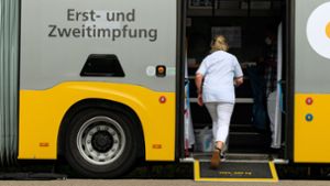 Überall in der Region Stuttgart sind Impfbusse unterwegs. Doch auch in Clubs, auf Sportereignissen oder beim Einkaufen sind spontane Impfungen möglich. Foto: Lichtgut/Max Kovalenko