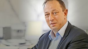 Wolfgang Nieke, der Betriebsratschef im Motorenwerk in Untertürkheim, stellt bei den Daimler-Beschäftigten eine zunehmende Verunsicherung fest. Foto: Daimler