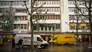 Lieferwagen in Stuttgart: Der Lieferverkehr soll auch künftig an Tagen mit Feinstaubalarm freie Fahrt haben. Foto: Lichtgut/Max Kovalenko