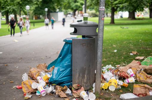 In Stuttgart soll am Samstag gemeinsam Müll gesammelt werden (Symbolbild). Foto: Lichtgut/Max Kovalenko