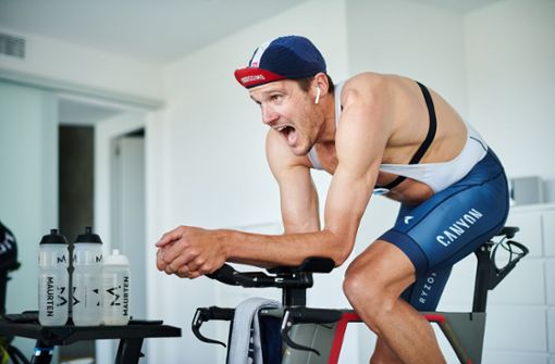 3,8 Kilometer Schwimmen, 180,2 Kilometer auf dem Rad und ein Marathon auf dem Laufband: Jan Frodeno will den Ironman-Triathlon im eigenen Zuhause schaffen. Foto: dpa/Felix Rüdiger