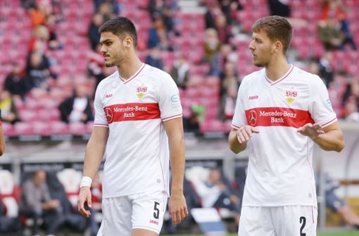 Die VfB-Neuzugänge und Abwehrrecken Konstantinos Mavropanos (li.) und Waldemar Anton. Foto: Baumann