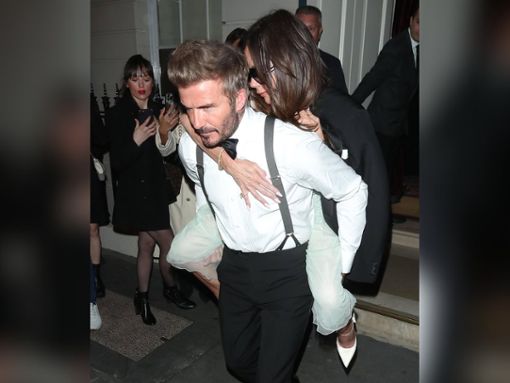 Um 2:30 Uhr in der Nacht trug David Beckham seine Victoria nach Hause. Foto: imago/Crystal Pix
