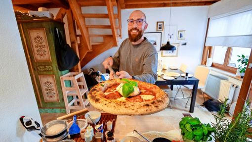 Macht leidenschaftlich gerne Pizza: Simon Riethmüller. Foto: Simon Granville