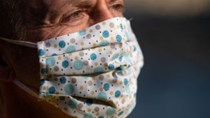 Schützt Mundschutz vor dem Coronavirus  – auch, wenn er selbst genäht wurde? Foto: dpa/Sven Hoppe