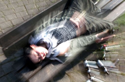 Weil eine 16-Jährige zu betrunken war, um nach Hause zu finden, ist die Polizei im Kreis Biberach mit einem Großaufgebot ausgerückt. (Symbolbild) Foto: dpa