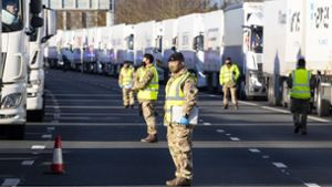 Seit einigen Tagen unterstützt die britische Armee die Lastwagenabfertigung in Dover. Foto: dpa/Cpl Nicholas Egan Raf