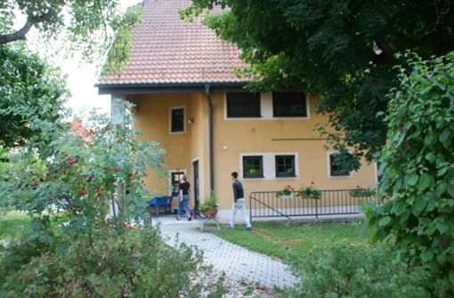 In einer Wohngruppe der Jugendhilfe Waldhaus, deren Sitz sich in Hildrizhausen befindet, sind die zwei Teenager  aus Albanien untergekommen. Foto: Waldhaus Hildrizhausen