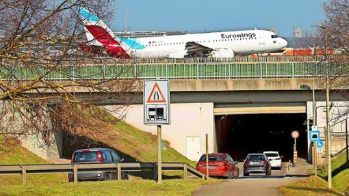 Der Flughafentunnel  könnte bald einseitig für  Autos gesperrt werden. Foto: Ines  Rudel