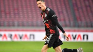 Robert Lewandowski freut sich über sein Tor zur Münchner 2:1-Führung im Spiel beim VfB am vergangenen Samstag. Foto: imago/Frank Hörmann