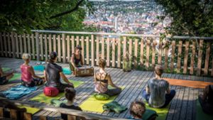 Yoga an einem der schönsten Orte in Stuttgart bei Muna an der Hasenbergsteige Foto: Lichtgut/Julian Rettig