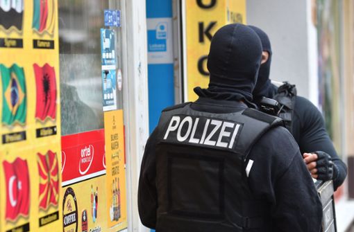 Besonders in NRW und Berlin ging die Polizei in kurzer Folge mit Razzien gegen Clan-Strukturen vor. Foto: dpa/Paul Zinken