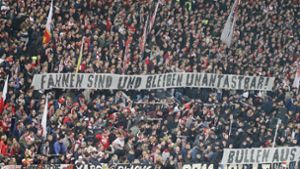 Die Fans des VfB Stuttgart zeigten vor dem Spiel gegen Eintracht Frankfurt ein Spruchband. Foto: Pressefoto Baumann