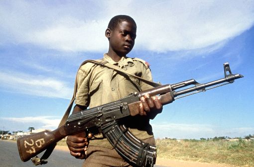 Achtjähriger Kindersoldat in Uganda. Foto: dpa