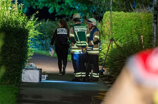 Feuerwehr und Polizei sichern einen Tatort in Fellbach. Foto: 7aktuell.de/Simon Adomat