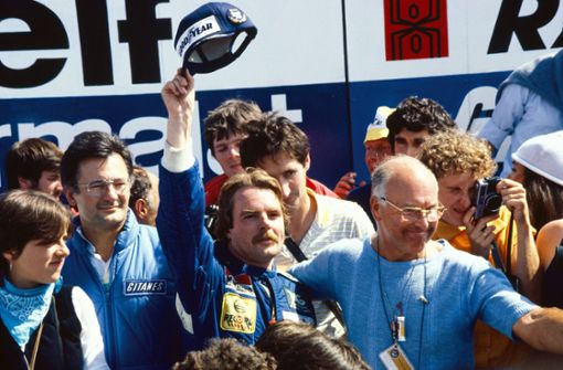 Nun wurde der Erfolg zum Wegbegleiter des Williams-Teams: Mit Sponsorengeldern von Saudia wird Keke Rosberg (Mi.) 1982 Weltmeister. Dafür reicht ein einziger Sieg beim Grand Prix der Schweiz im französischen Dijon-Prenois. Foto: imago